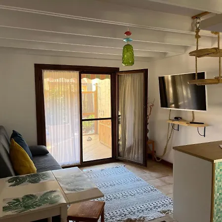 Holiday home Surf & Chill 69, Quiet Oasis With Community Swimmingpool Parque Holandes