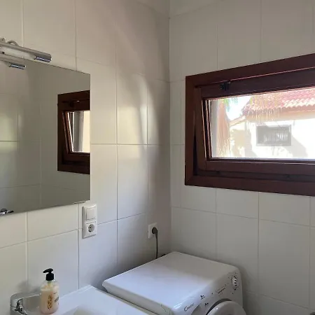 Dom wakacyjny Surf & Chill 69, Quiet Oasis With Community Swimmingpool Parque Holandes