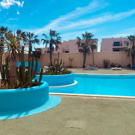 Surf & Chill 69, Quiet Oasis With Community Swimmingpool Holiday home *