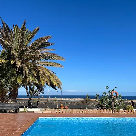 Surf & Chill 69, Quiet Oasis With Community Swimmingpool Holiday home Parque Holandes